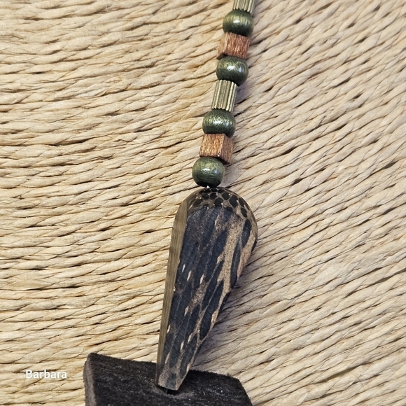 Vintage Tribal Green and Brown Wood Pieces Necklace and Pierced Earring Set - Picture 6 of 11